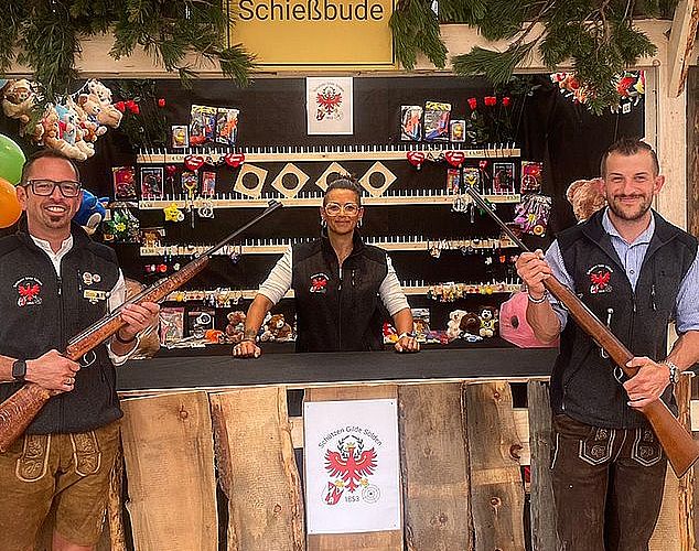 Schießbude beim Musikfest in Sölden